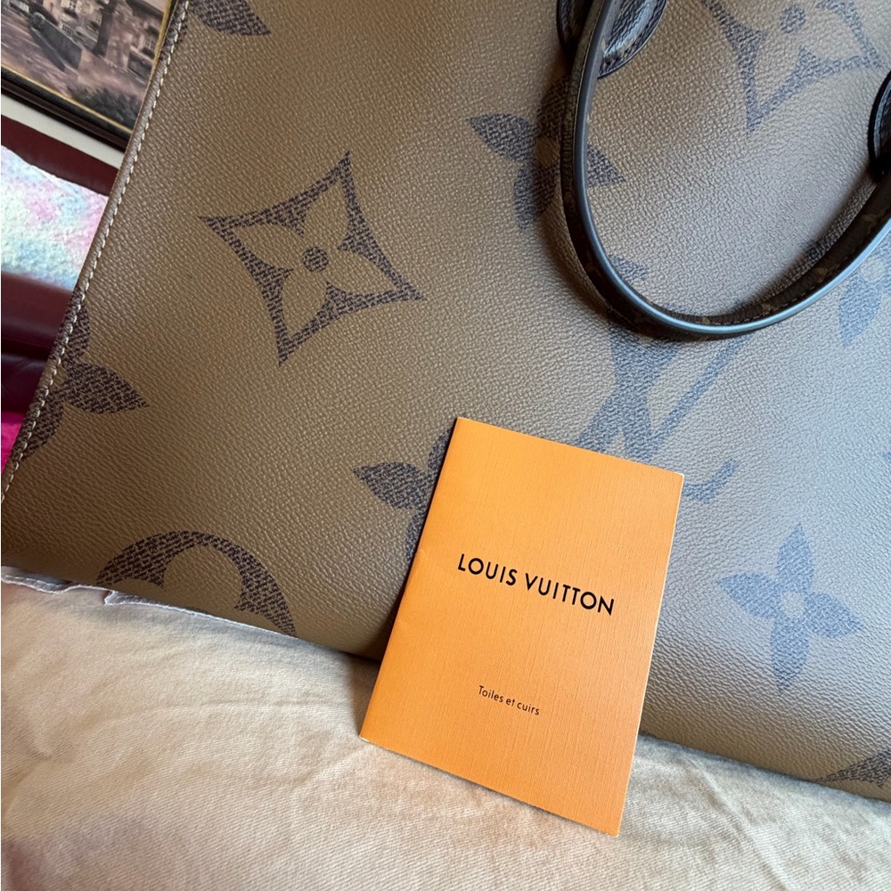 Louis Vuitton Classic Brown Monogram Tote - Picture 15 of 16